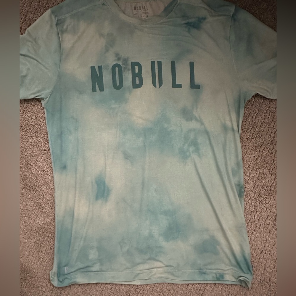 Men’s Nobull shirt